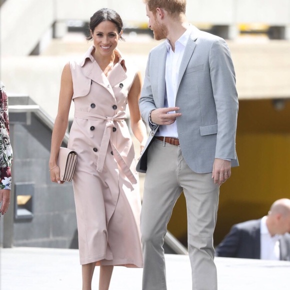 Burberry Trench Coat Sleeveless Beige - Picture 8 of 8